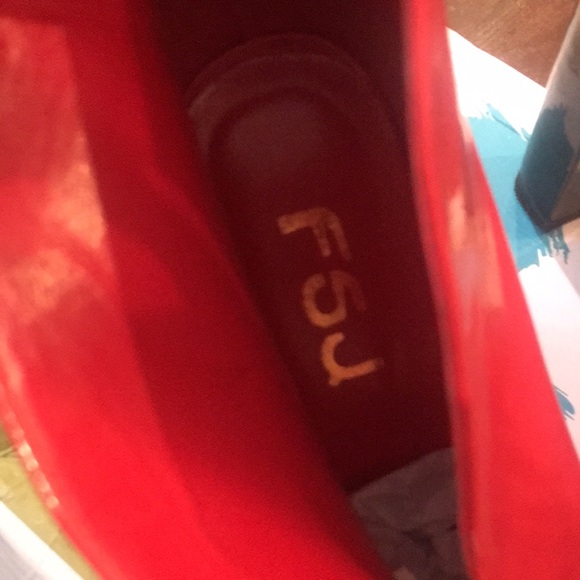 Red bootie - Picture 4 of 4